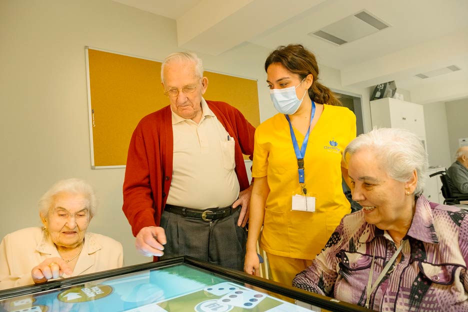 Las nuevas tecnologías se abren paso en las residencias de mayores