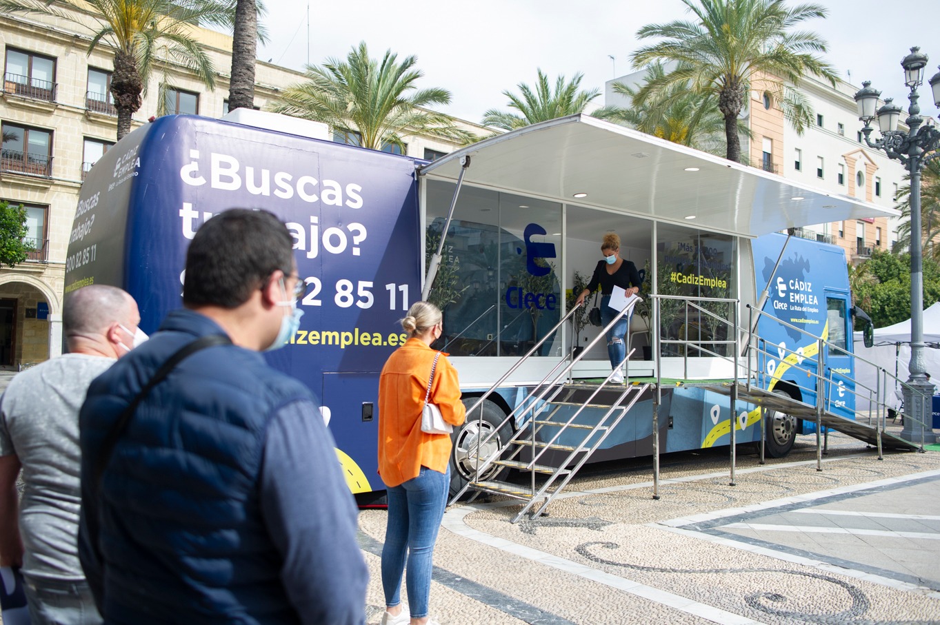 Clece recorre España con oficinas itinerantes de selección para cubrir miles de puestos de trabajo